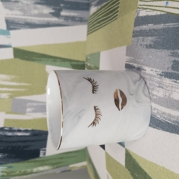 Wake Up Baby Make Up Wake Up Vanity Multi-Purpose Holder - Picture 9 of 9